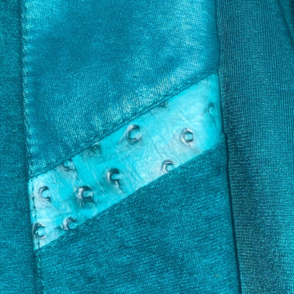 Vintage City girl, jacket/skirt suit Size 10 velveteen green.western style. - Picture 6 of 8